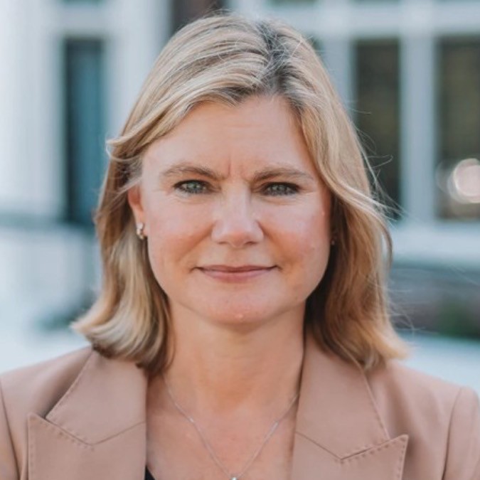 Rt Hon Justine Greening